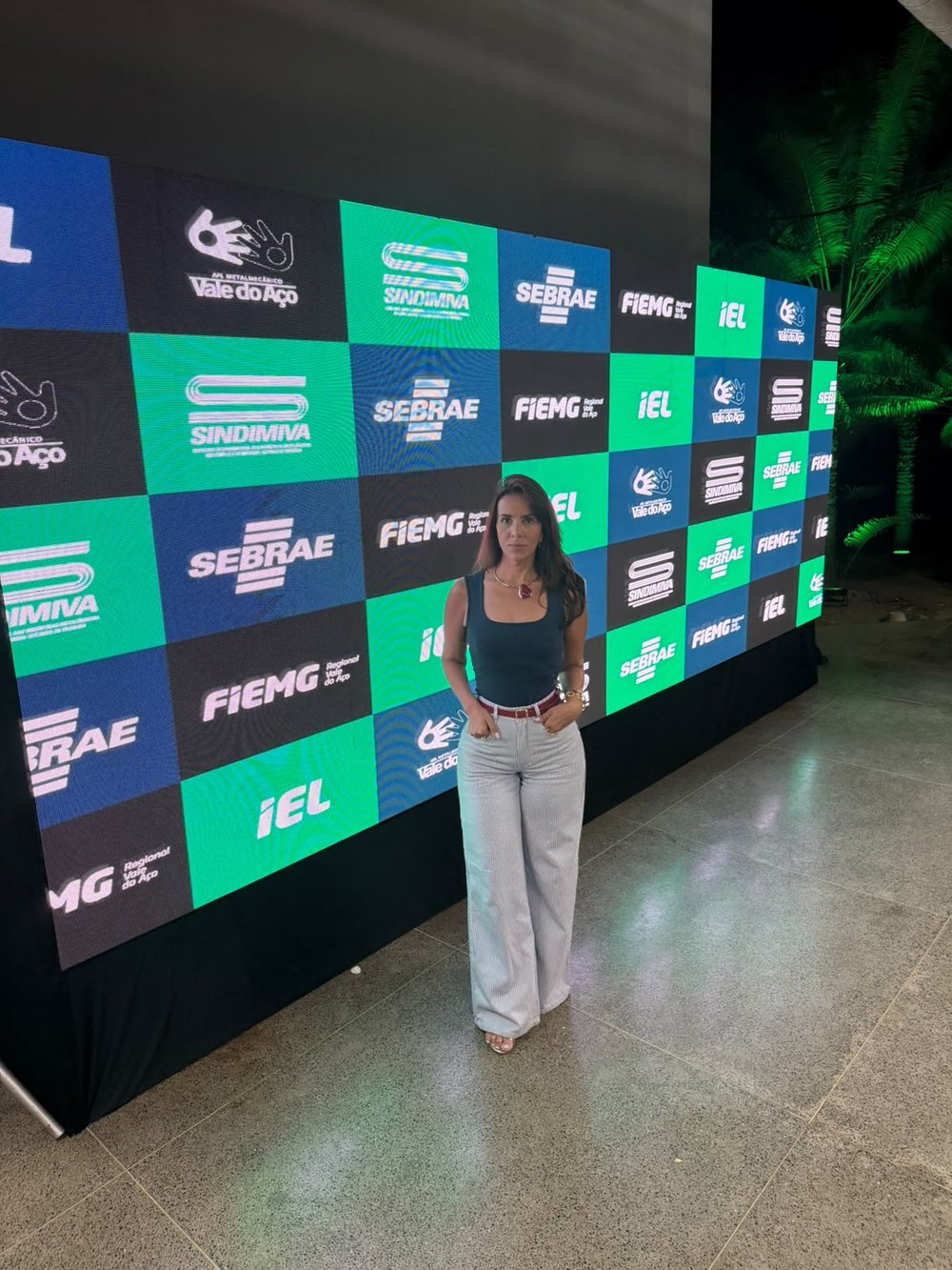 Karen Faria no evento com FIEMG Regional Vale do Aço, Sebrae e Sindimiva
